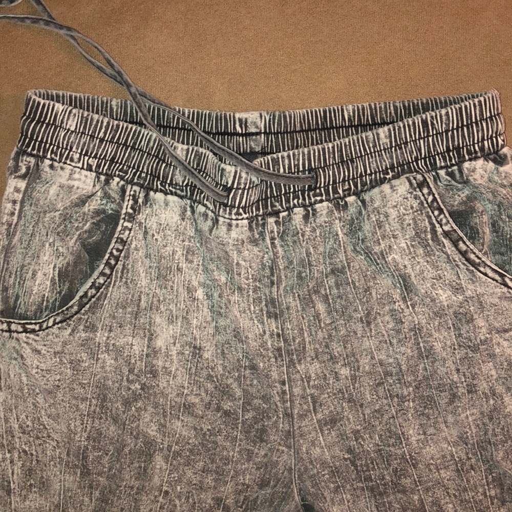 Pants - Picture 3 of 6